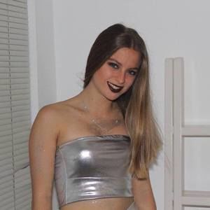 Meet your Posher, Isabelle